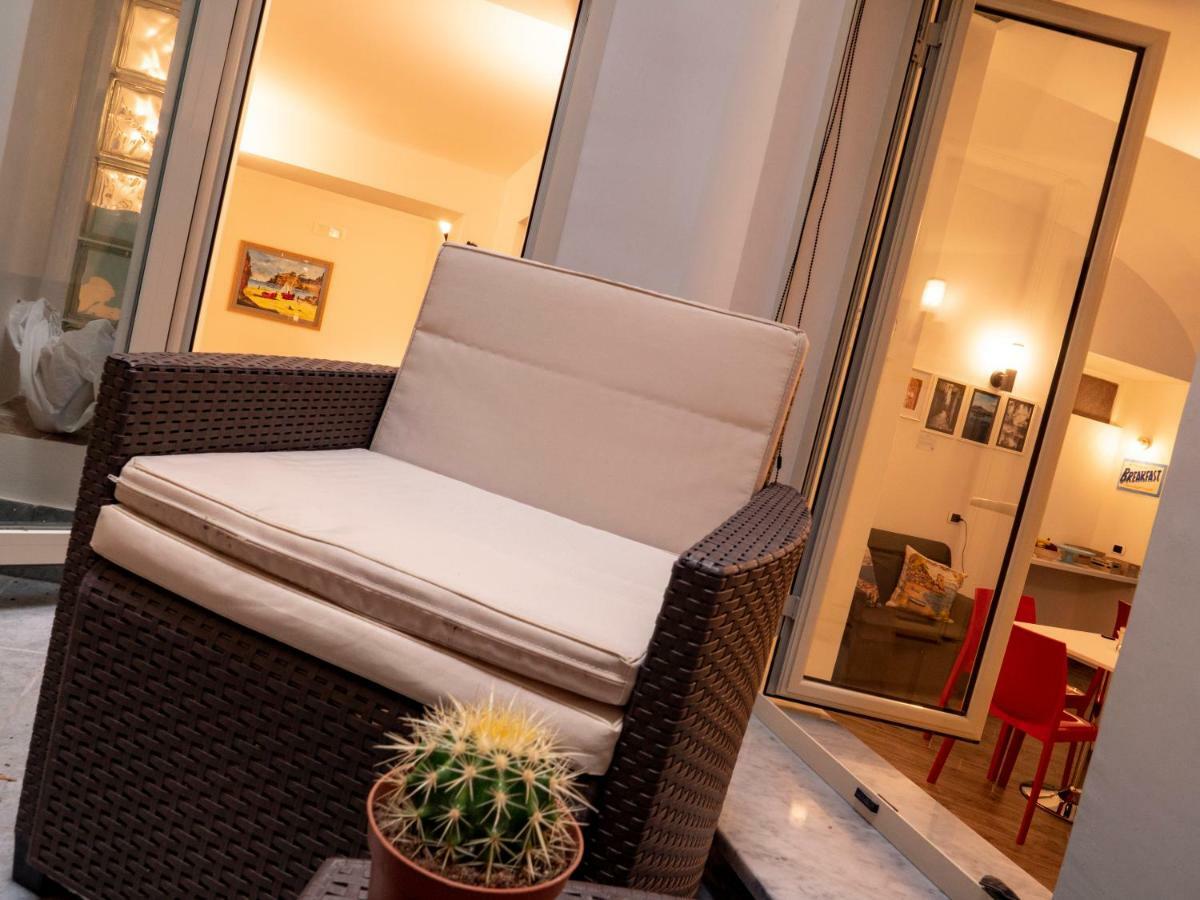 B&B Cosmoneapolitan Εξωτερικό φωτογραφία
